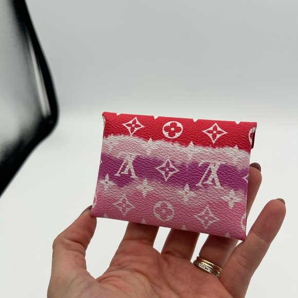 Louis Vuitton Monogram Escale Small Kirigami Pochette - Picture 5 of 9